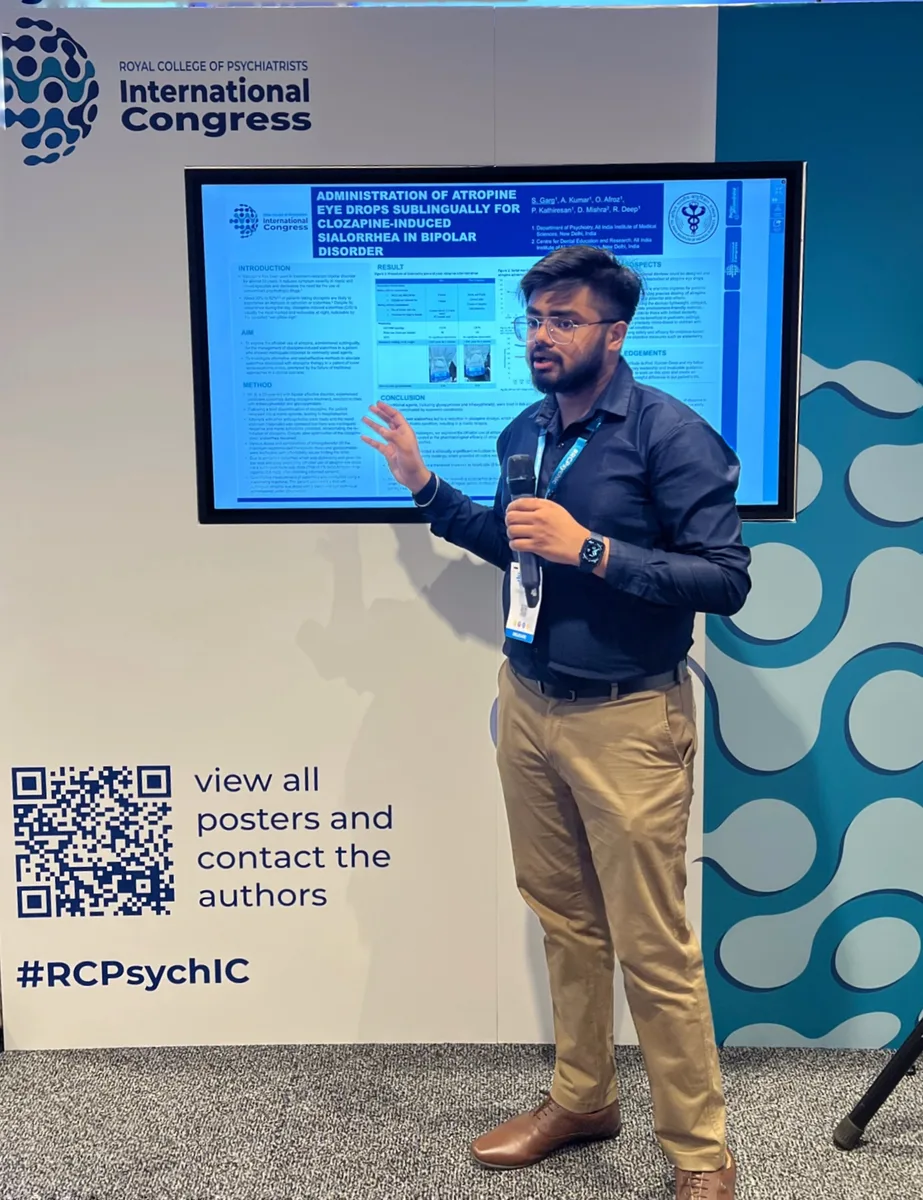 Dr Shaurya Garg presenting a scientific poster at the Royal College of Psychiatrists International Congress
